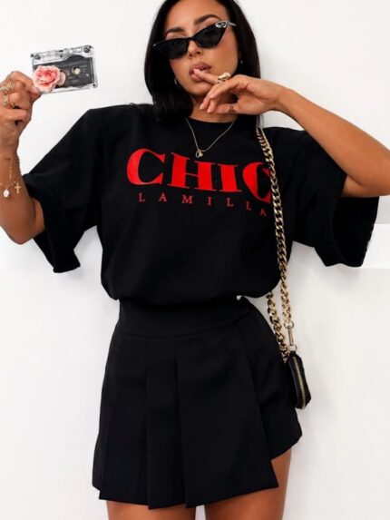 Czarny t-shirt Chica LaMilla z czerwonym logo