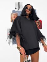Czarny t-shirt z piórkami LaMilla
