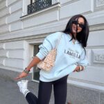 Bluza LaMilla jasno niebieska z szarym logo