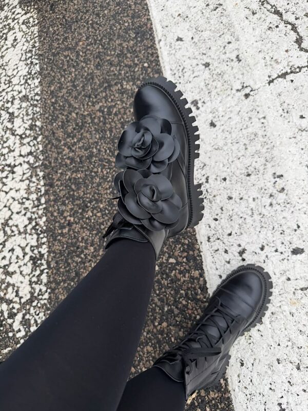 Buty botki LaMilla z kwiatami